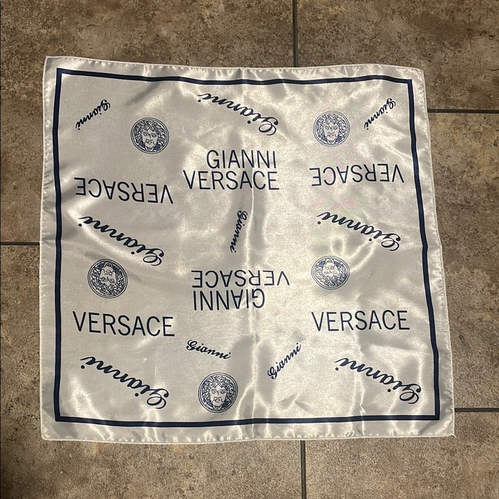 Bootleg Scarf Versace